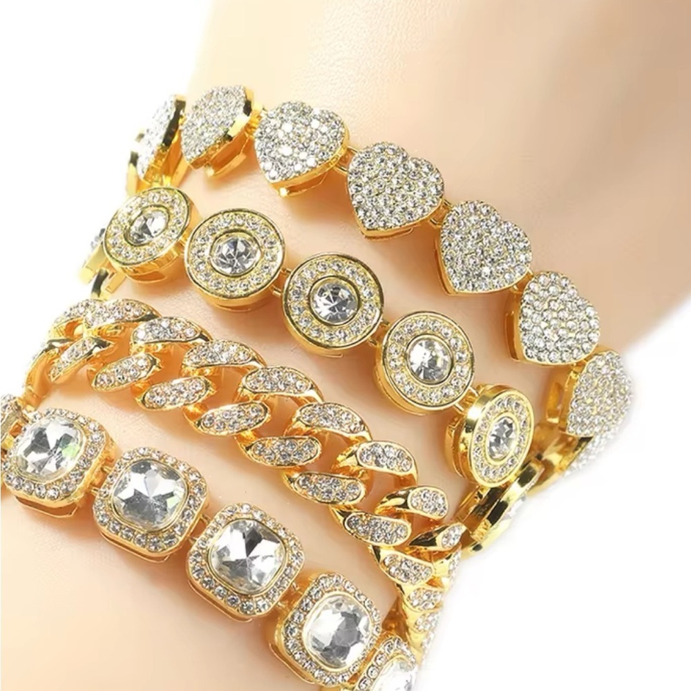 Gold  Heart and Circle Bracelet Set